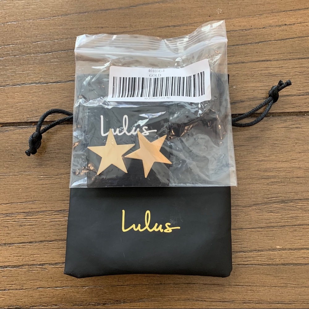 Lulu’s Gold Star Earrings - Picture 4 of 4